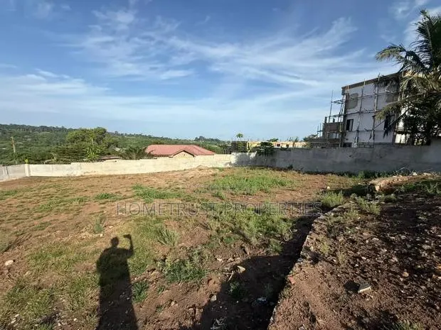 Registered Land for Sale at Aburi Kitase · Photo 1