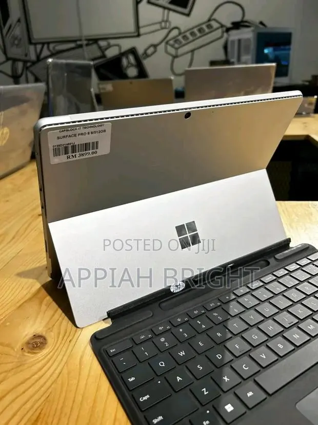 Laptop Microsoft Surface Pro 4GB Intel Core I5 SSD 128GB · Photo 1