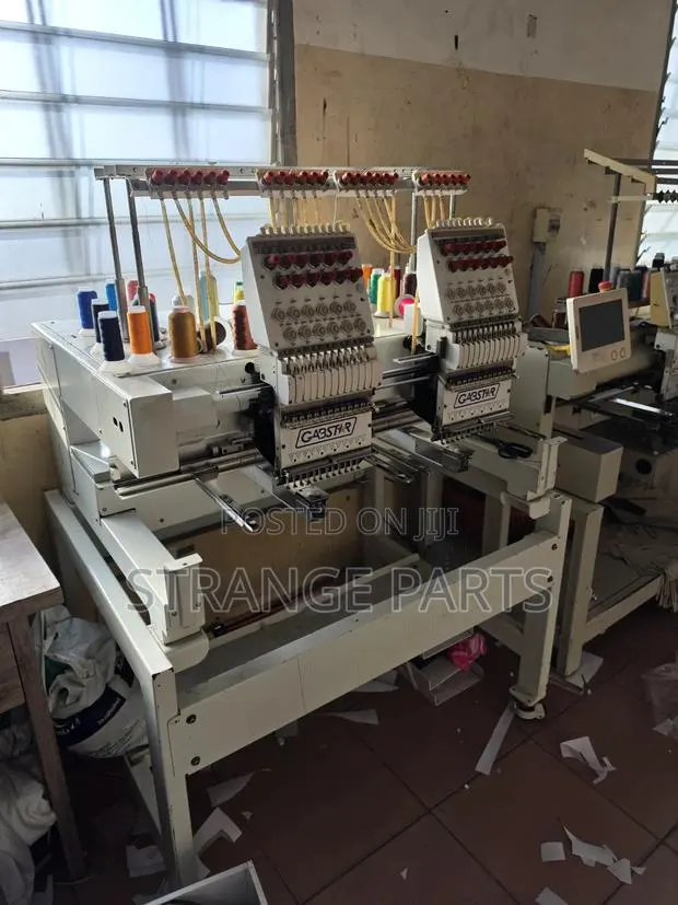 2 Head Embroidery Machine · Photo 1