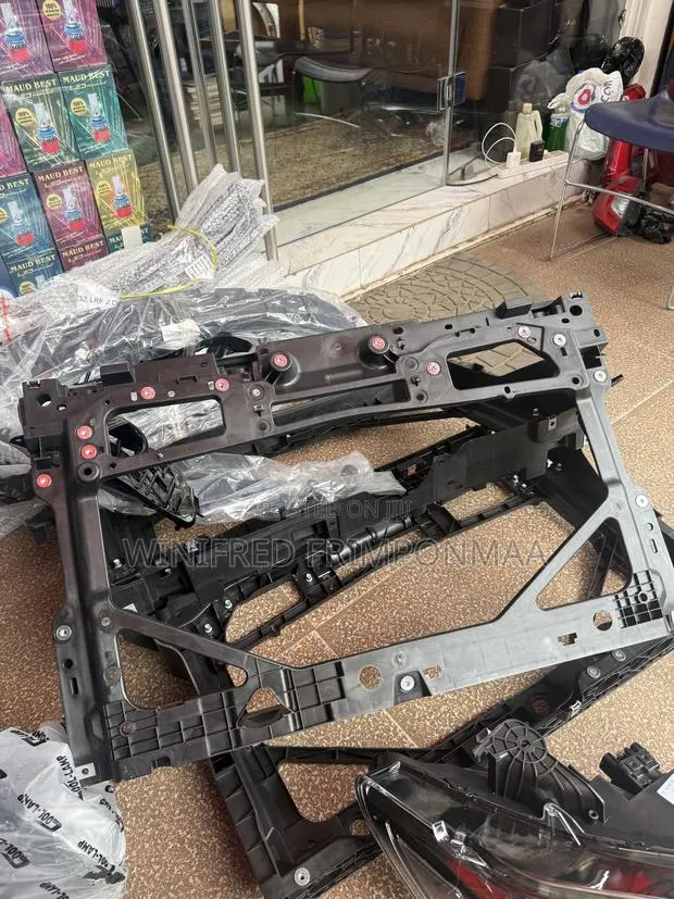 Toyota Yaris IA Radiator Support · Photo 1