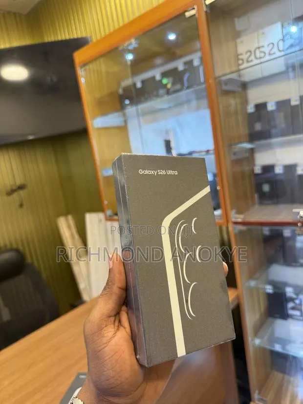 New Samsung Galaxy S26 Ultra 5G 256 GB Black · Photo 1