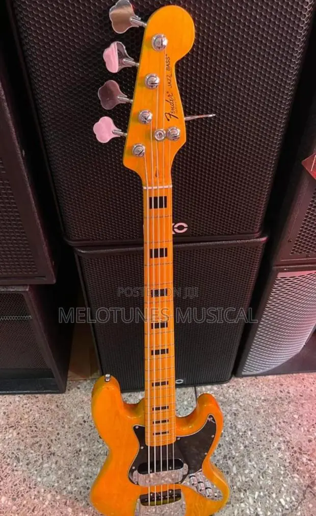 Fender Classic Vibe '70s Jazz Bass Active Guitar · Photo 1