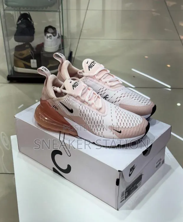 Nike Airmax 270 Pink Sneakers · Photo 1