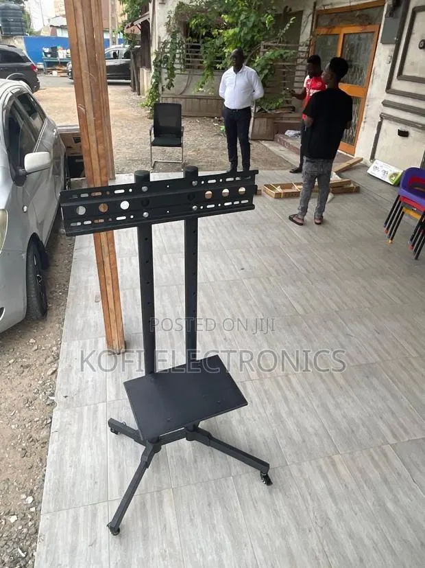 Nebula 55-100 Stand – Space-Level Design for Big Screens · Photo 1