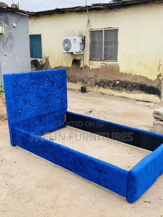 Paflin’s Quality One and Half Bed Frame · Photo 1