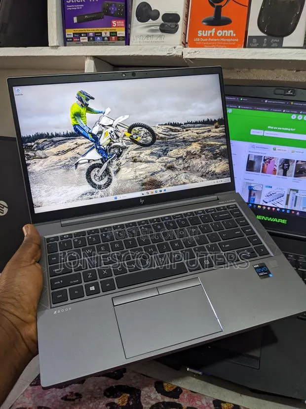 Laptop HP ZBook Firefly G8 16GB Intel Core i5 SSD 256GB · Photo 1