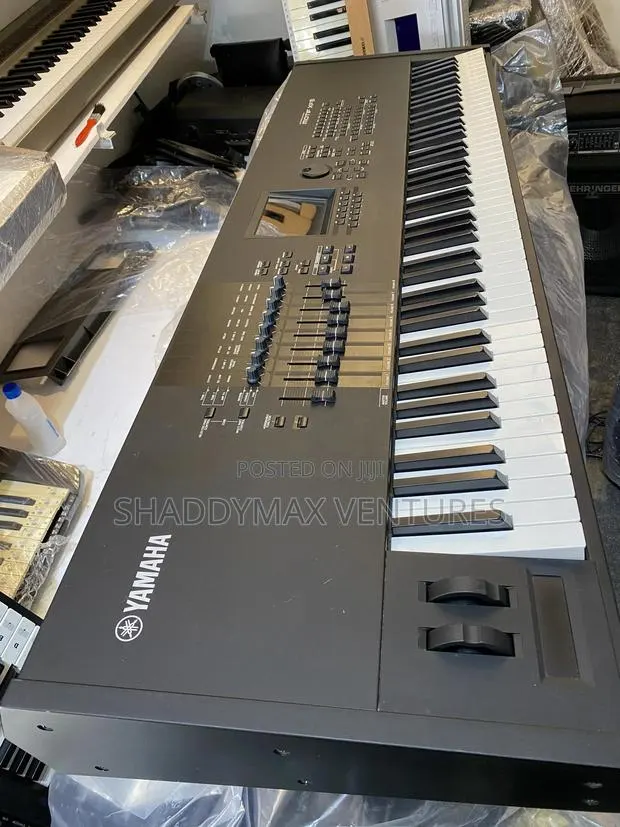 Yamaha Motif Xf8 Keyboard · Photo 1
