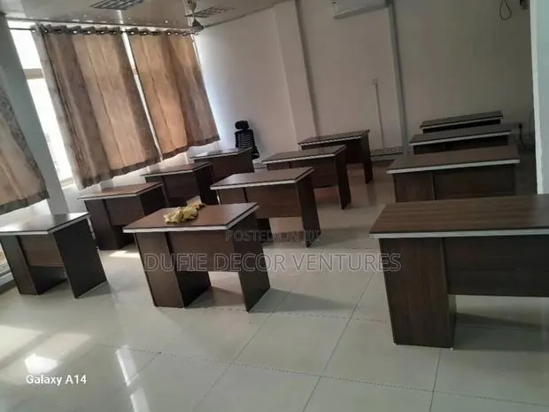 Office Desk · Photo 1