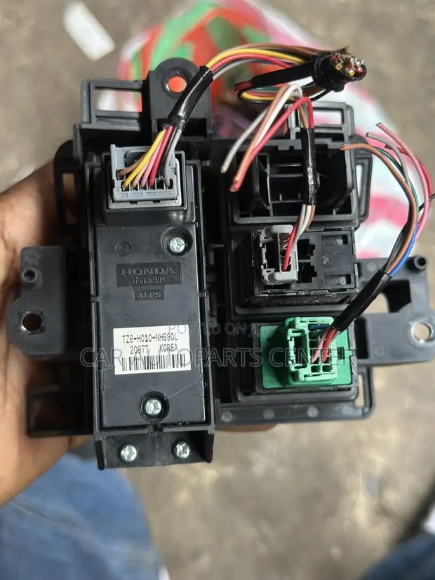Acura MDX 2017-20 Emergency Parking Brake Switch · Photo 1