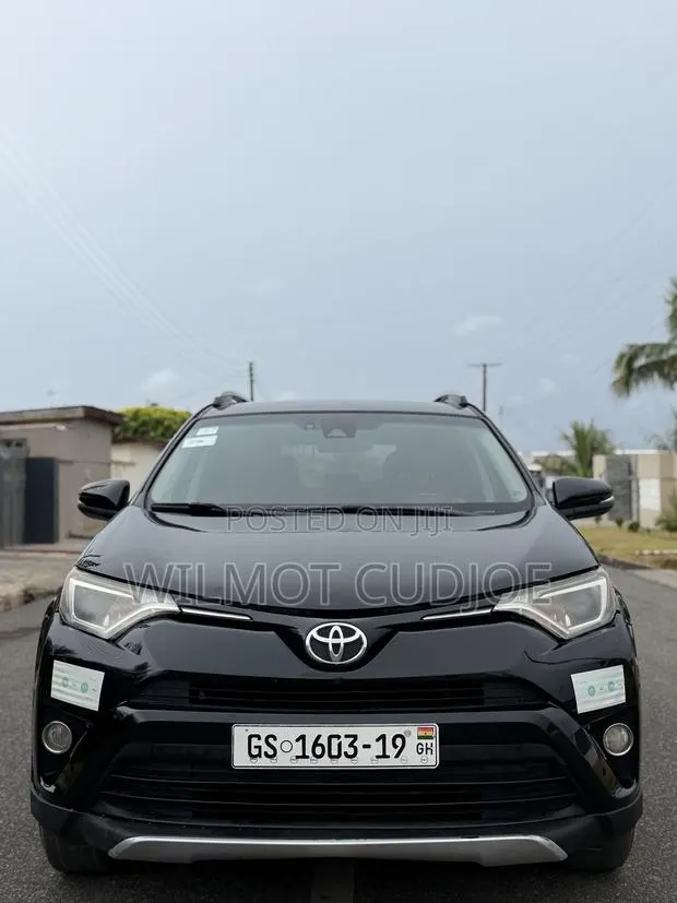 Toyota RAV4 XLE AWD (2.5L 4cyl 6A) 2017 Black · Photo 1
