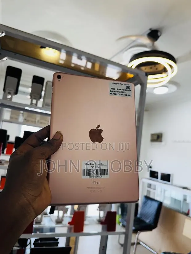 Apple iPad Pro 9.7 (2016) 32 GB Pink · Photo 1
