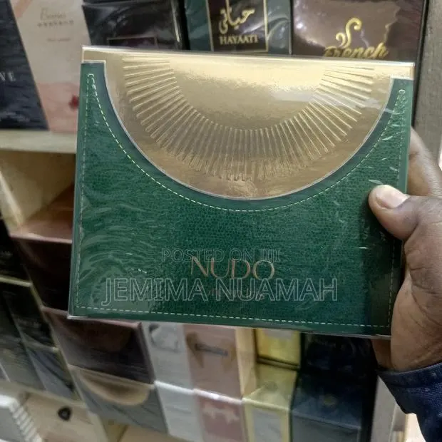 Undo Green Iris Perfume · Photo 1