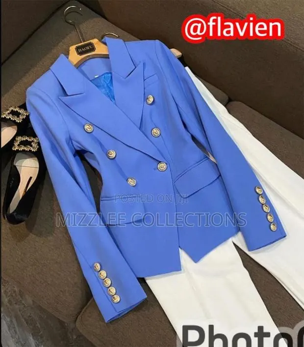 Ladies Executive Double Breasted Suit · Photo 1