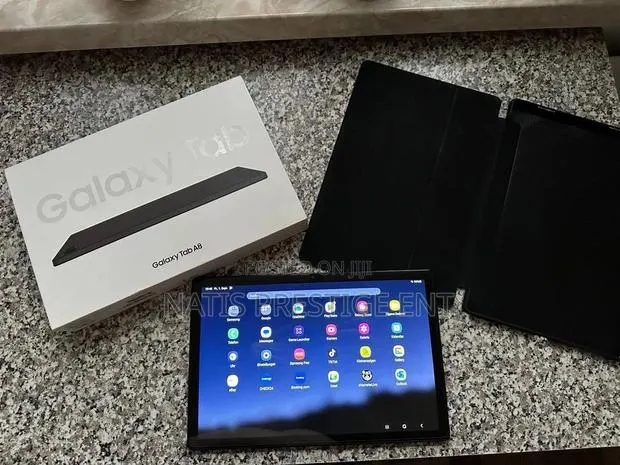New Samsung Galaxy Tab A8 10.5 (2021) 32 GB Black · Photo 1