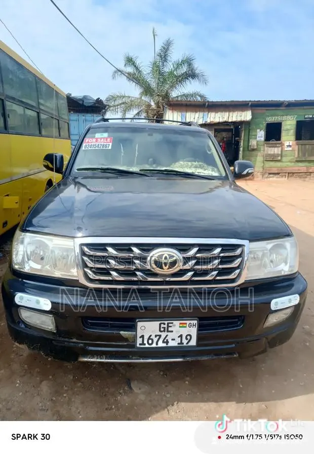 Toyota Land Cruiser 2007 Black · Photo 1