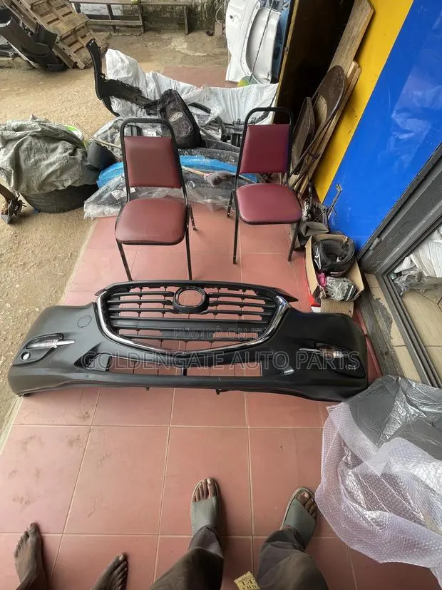 Mazda3 17 18 Bumper Complete · Photo 1