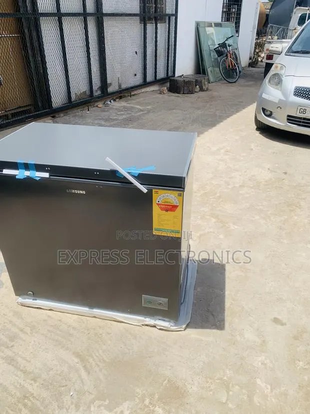 Quality Sleek Grey Chest Freezer Samsung 198l · Photo 1