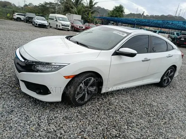 Honda Civic 2016 White · Photo 1