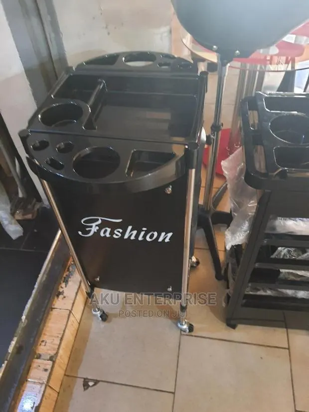 Makeup Trolley, Rollers Stand · Photo 1
