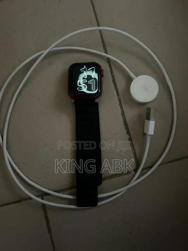 Apple Watch Series 6 40mm · Photo 1