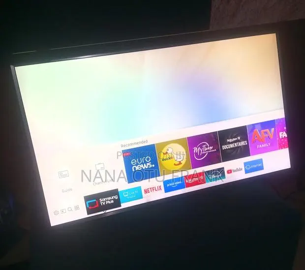 50 Inches Samsung Smart TV · Photo 1