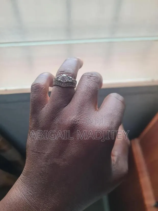 18 Karat Solid Gold Ring Set · Photo 1