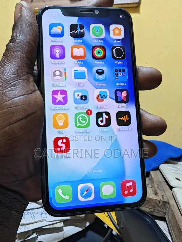 Apple iPhone 11 Pro 64 GB · Photo 1