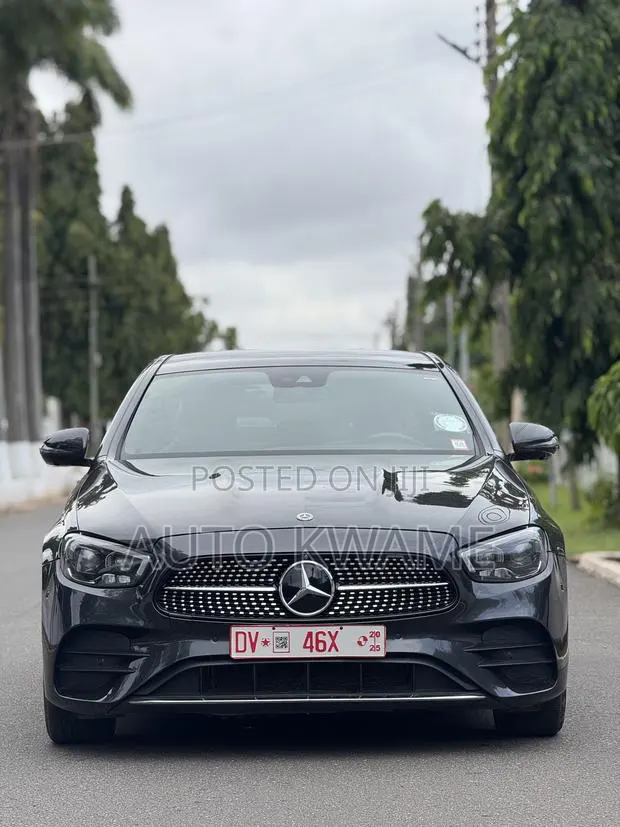 Mercedes-Benz E350 2021 Gray · Photo 1