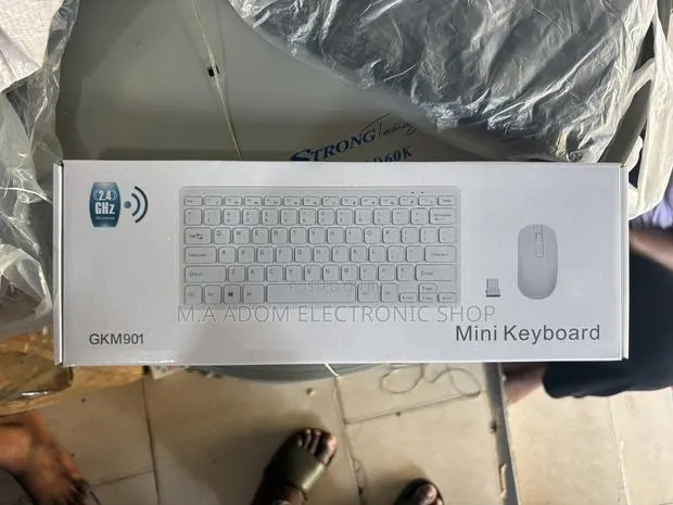 Ultra Slim 2.4 GHZ Wireless Mini Keyboard · Photo 1