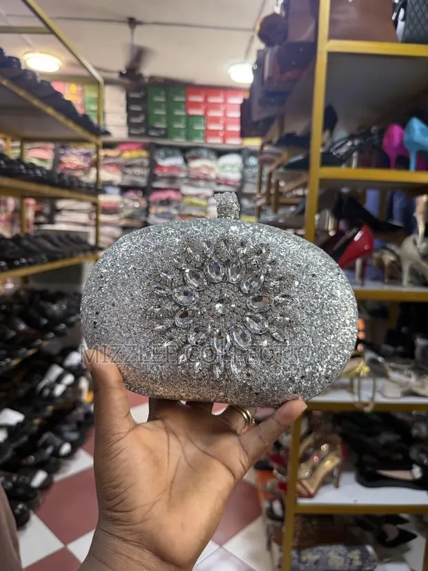 Executive Silver Clutch for Ladies · Photo 1