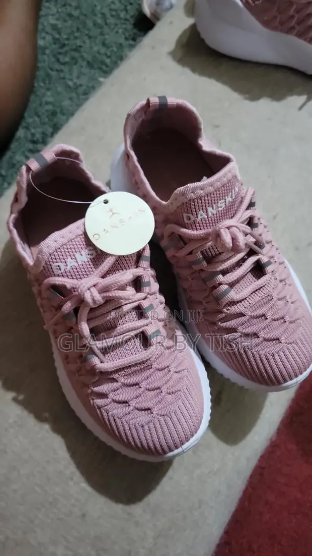 Brand New Kids Shoes · Photo 1