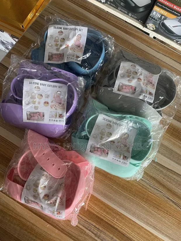 Baby Silicone Feeding Set With Suction Plate,Bib,Cup and Cutlery · Photo 1