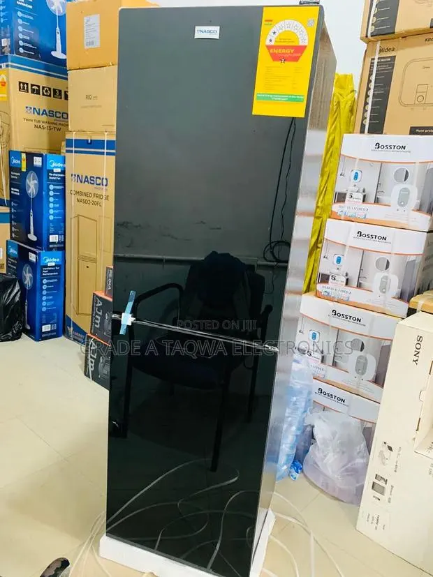 Accurate Nasco 196-Liter Refrigerator · Photo 1