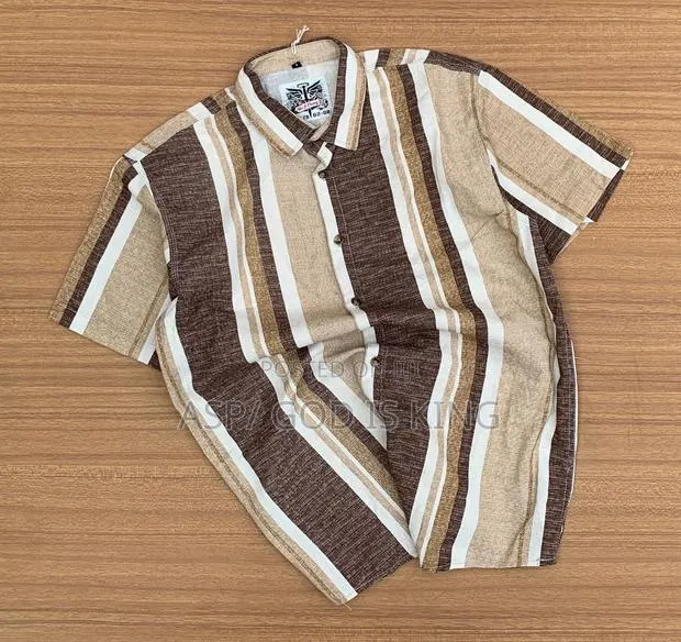 Linen Short Sleeve · Photo 1