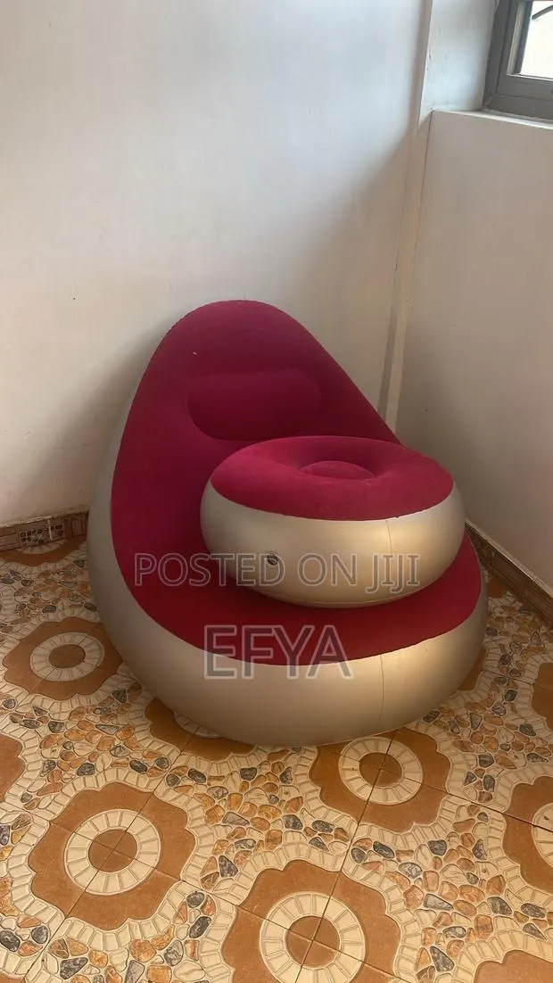 Inflatable Sofa and Foot Rest · Photo 1