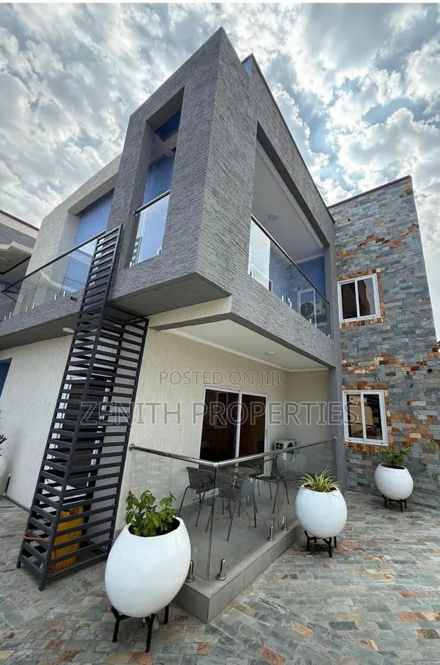 Furnished 2bdrm Apartment in Zenith Realty, Boundary Road Area for rent · Photo 1