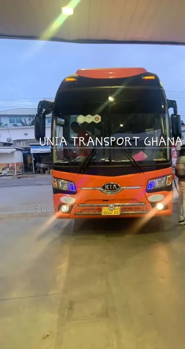 34seater Executive Bus for Business Trips · Photo 1