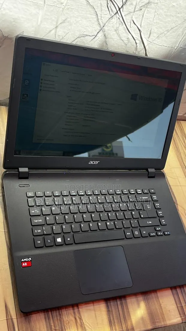 Laptop Acer Aspire ES1-520 8GB AMD A8 SSD 128GB · Photo 1