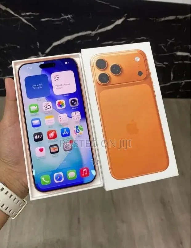 Apple iPhone 17 Pro Max 256 GB Orange · Photo 1