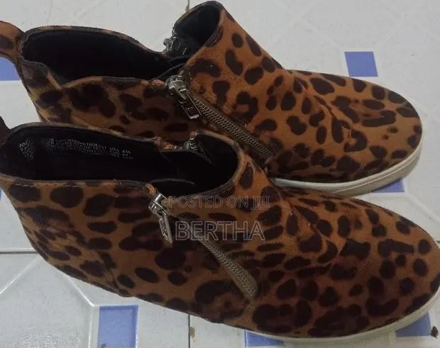 Suede Boots · Photo 1