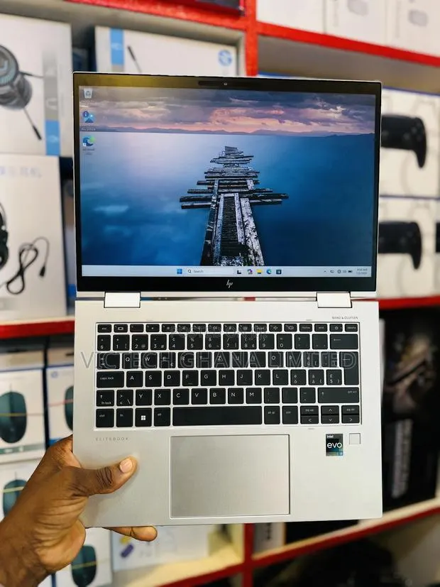 Laptop HP EliteBook x360 1040 G9 16GB Intel Core i7 SSD 512GB · Photo 1