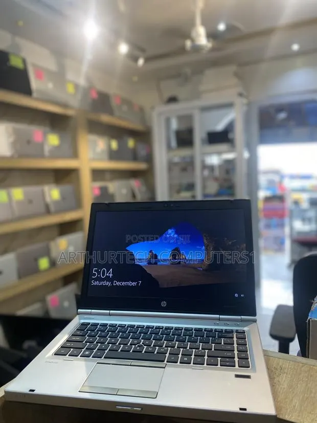 Laptop HP EliteBook 8460P 8GB Intel Core I7 HDD 500GB · Photo 1