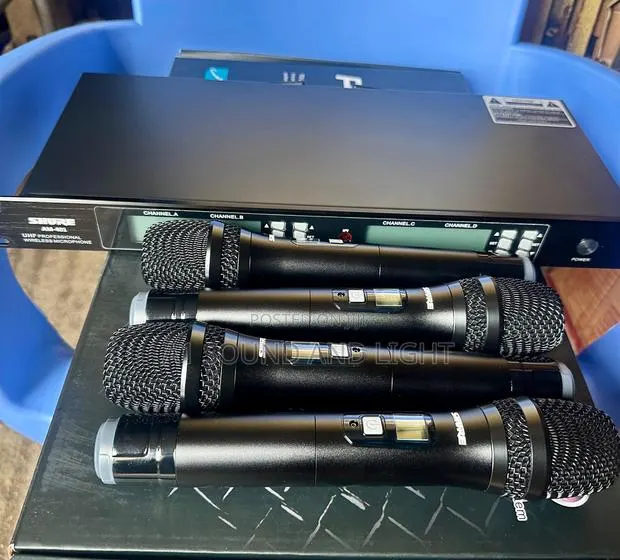 Shure 4-in-1 Wireless Digital Microphone Set [Am-401] · Photo 1