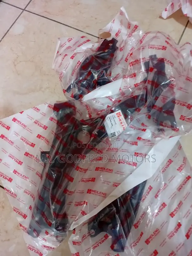 Honda Civic 2024-25 Lower Control Arms Pair. Original · Photo 1