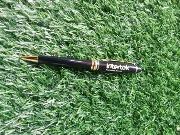 Metallic Pen · Photo 1