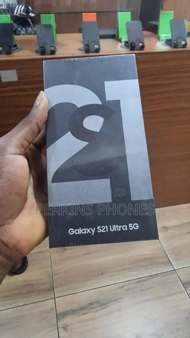 New Samsung Galaxy S21 5G 128 GB Gold · Photo 1