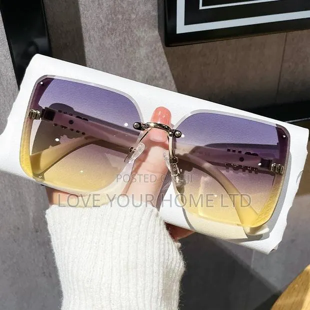 Fashion Oversized Sunglasses for Women · Photo 2