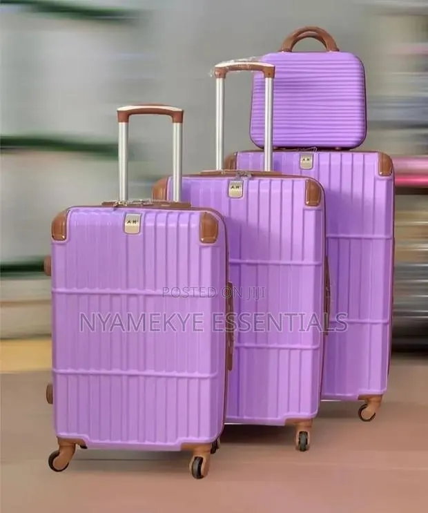 Quality Plastic Traveling Bag Set · Photo 1