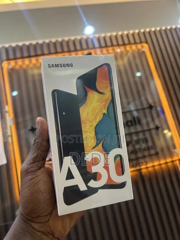 New Samsung Galaxy A30 64 GB · Photo 1