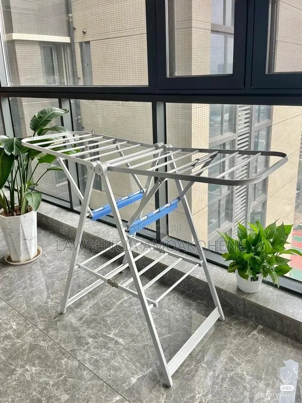 Metal Cloth Drying Rack · Photo 1